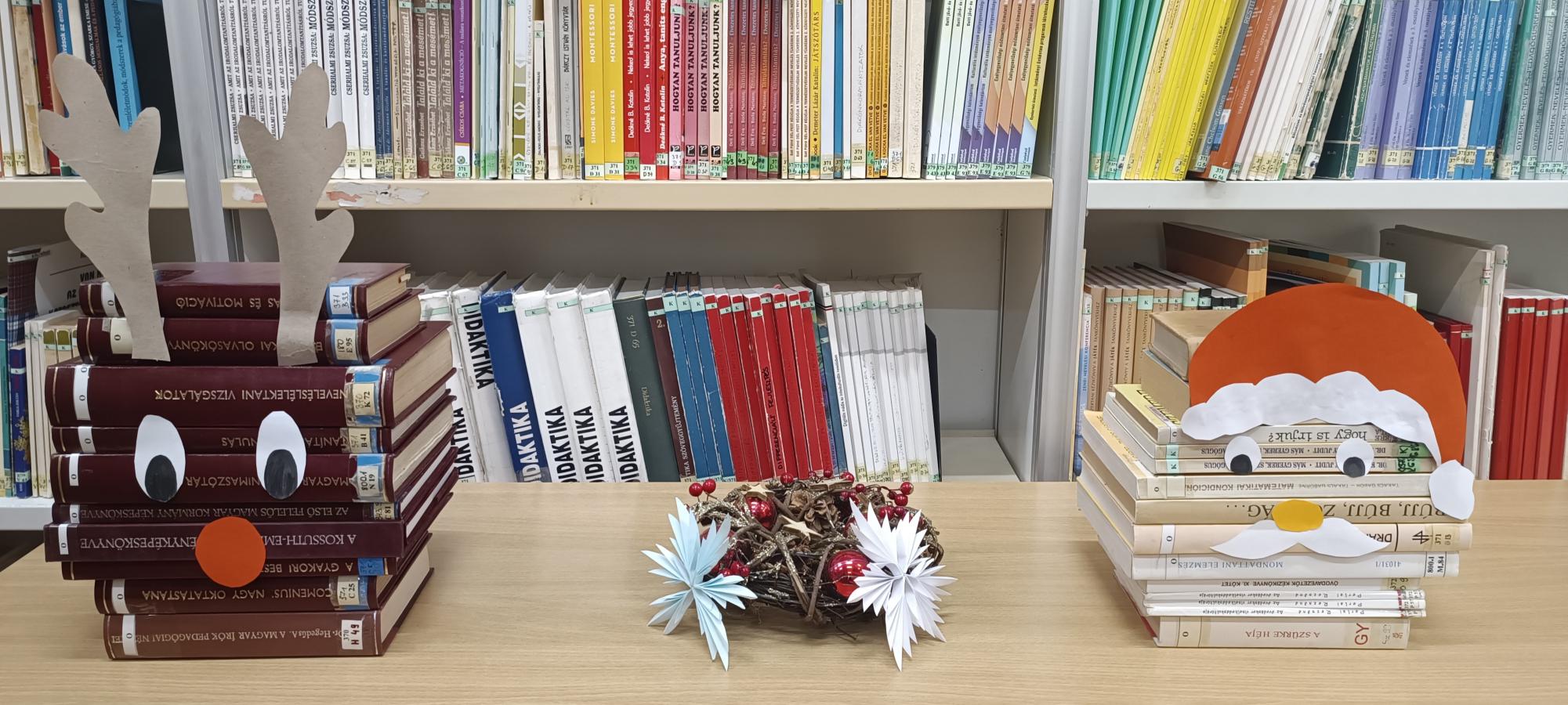 Karácsonyi díszítés könyvekből